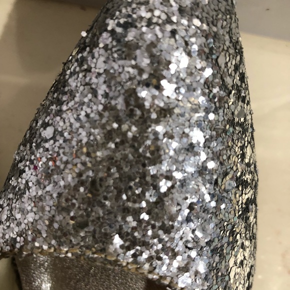 Silver heels - Picture 4 of 5